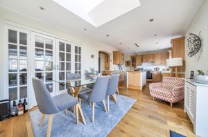 Kitchen diner angle 1- click for photo gallery